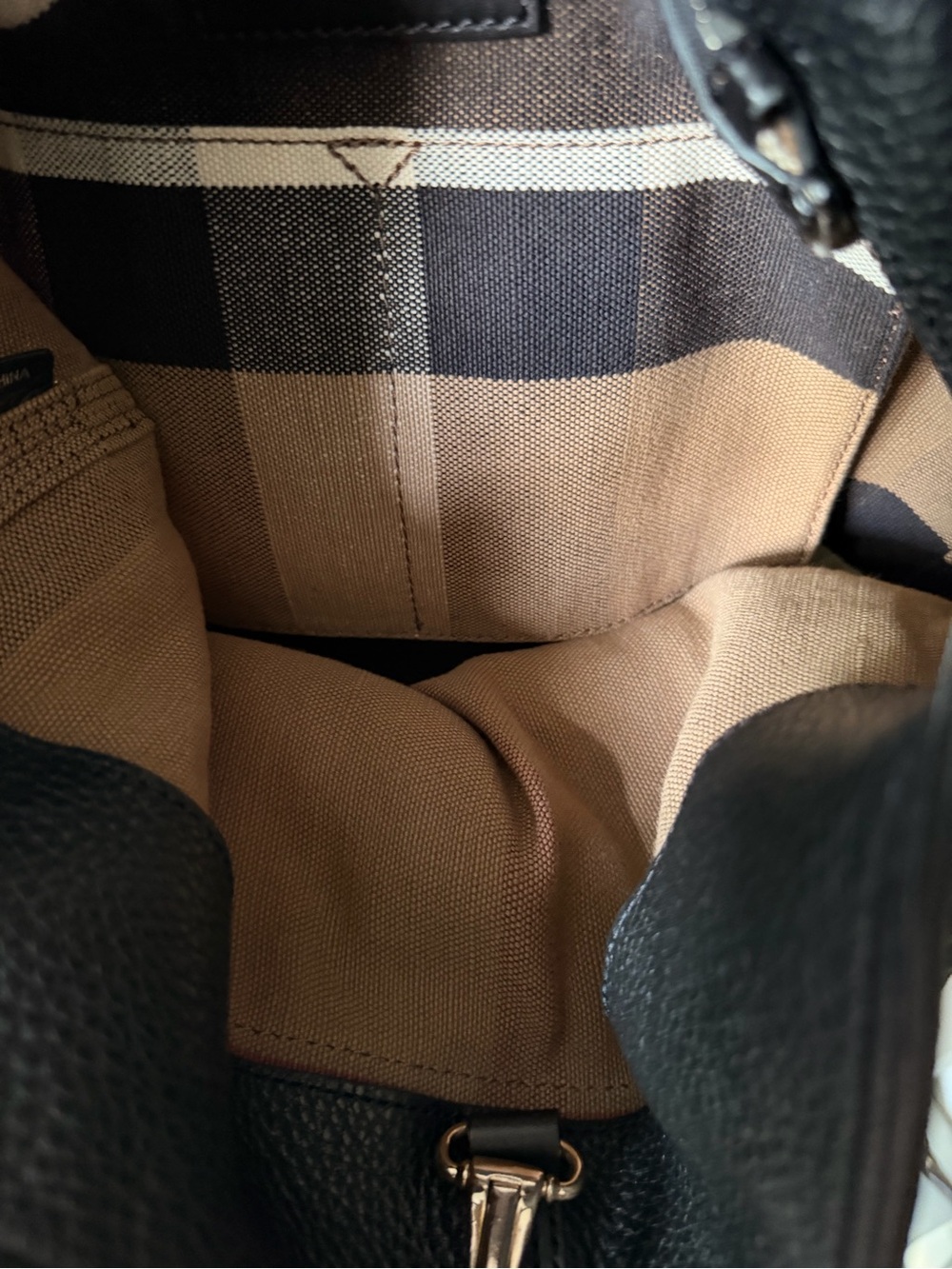Burberry House Check Ashby Bucket Bag - Picture 6 of 8